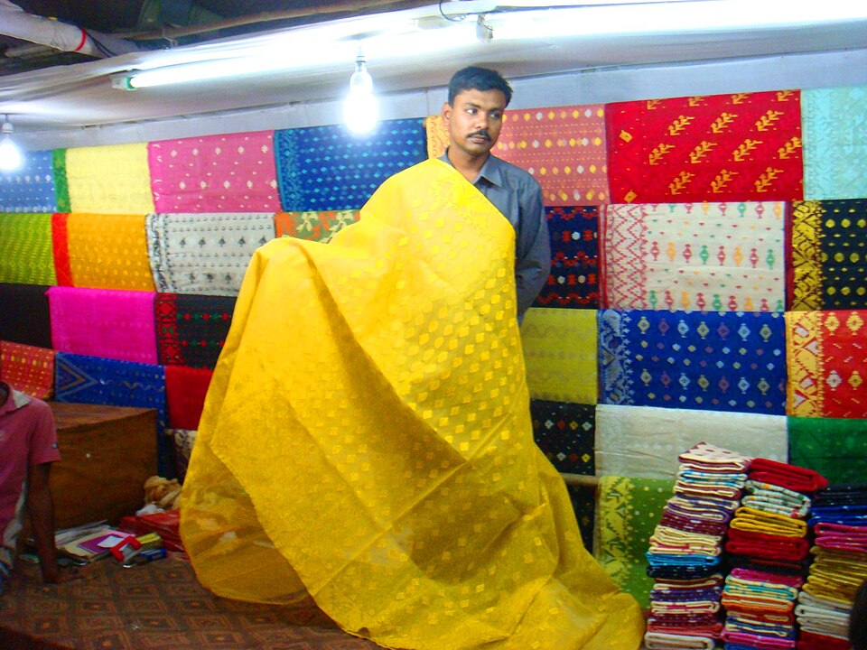 মহিলাদের জামদানি শাড়ি